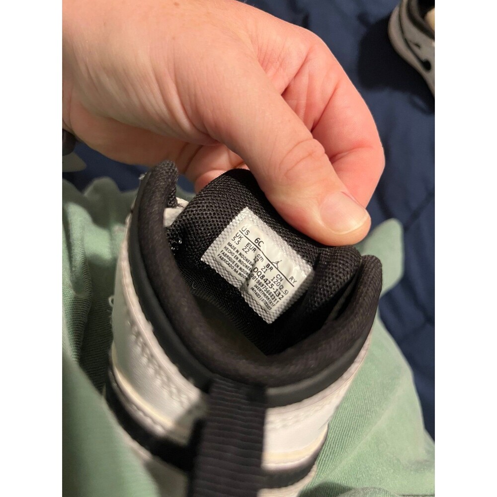 Jordan 1 - Picture 7 of 7